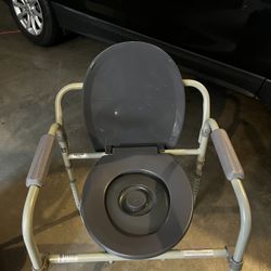 Bedside Commode / Portable Toilet Chair – Like New