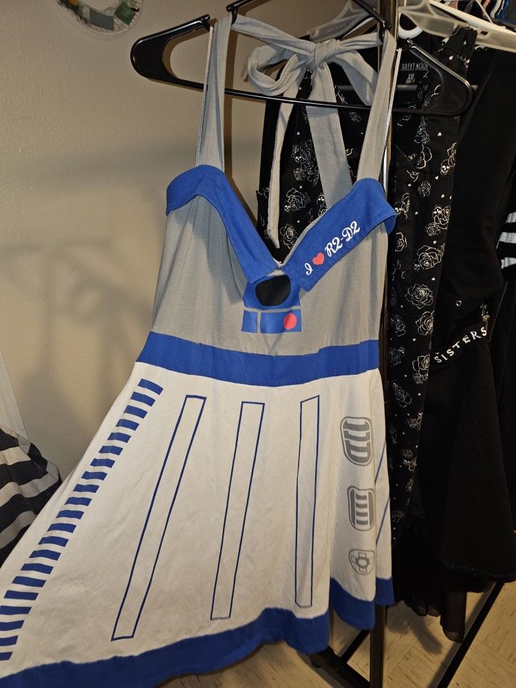 Her Universe Star Wars R2-D2 Dress Size XL