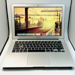 Apple MacBook Air 13” i5 4GB 256GB