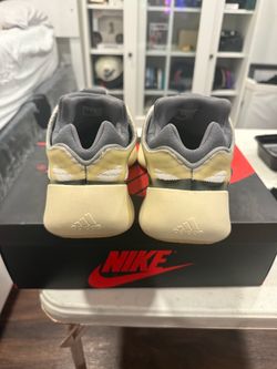Yeezy 700 V3