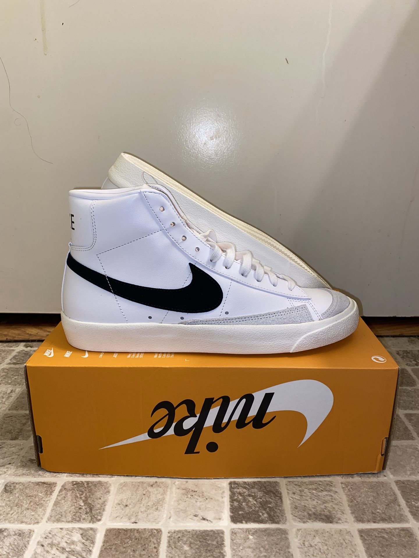 New Sz 9.5M Nike Mid Blazer 77’ Original All