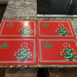 Set of 4 Waechersbach plastic placemats 18” x 12”