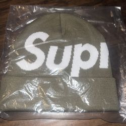 SUPREME BIG LOGO BEANIE FW24 OLIVE