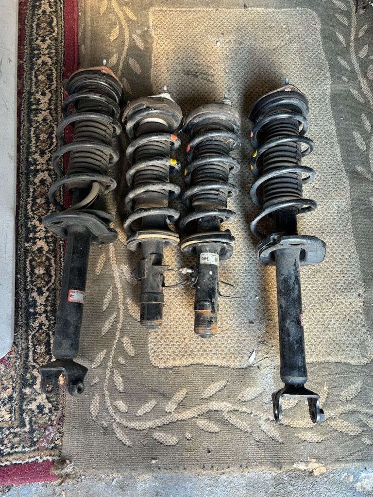 Infiniti M37 Q70 Struts