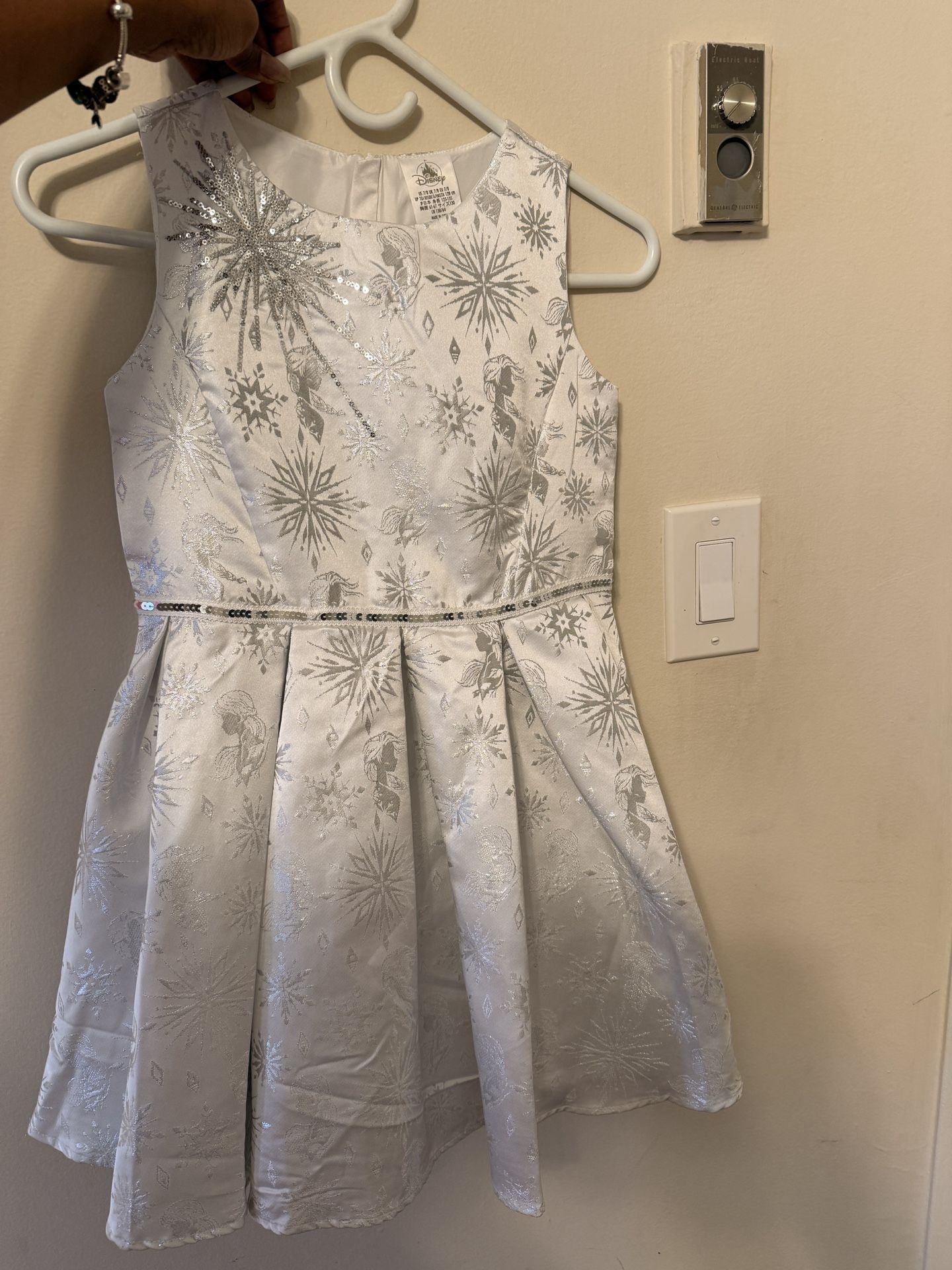 Disney Elsa Dress For Xmas Size 7/8 