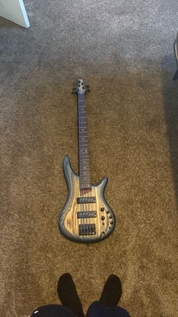 Selling bajo dm to Trow offers, hit me up for any trades!!