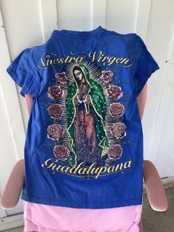 La Virgen de Guadalupe T-Shirt - Size Medium - Excellent Condition.  En Excelente Condición