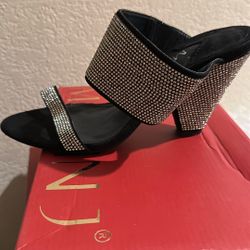 Women’s Size 7.5 Heels Brand New 