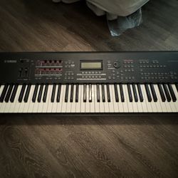 Yamaha Keyboard