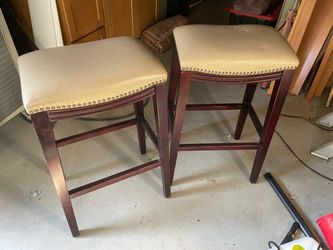 Bar/counter stools x3