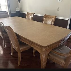 Dinning room table and bar