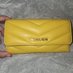 Michael Kors Wallet (Golden Yellow)