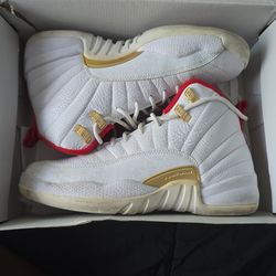 Jordan 12 size 7 [GS