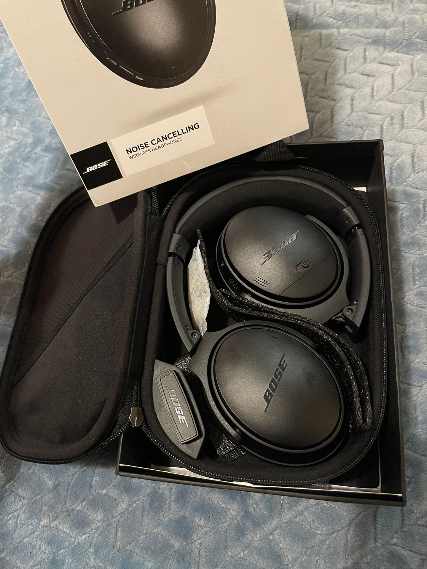 Bose QuietComfort 35 Headphones - New w/ Box