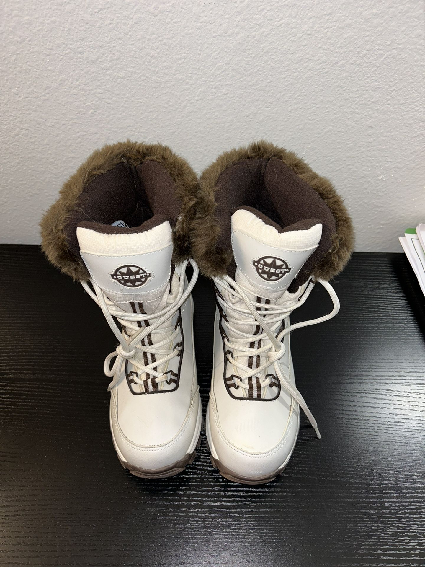 QUEST Women's WOS Glacier White Thinsulate Lined Snow Winter Boots Size 7