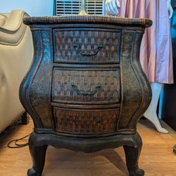 Dresser/End Table 