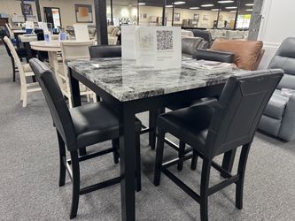 Dining Table Set. 🚚WE DELIVER🚚
