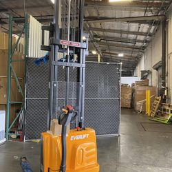New Full Electric Forklift Pallet Stackers