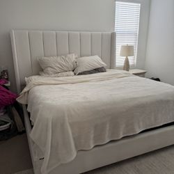 Living Spaces King Bed Frame And Headboard 