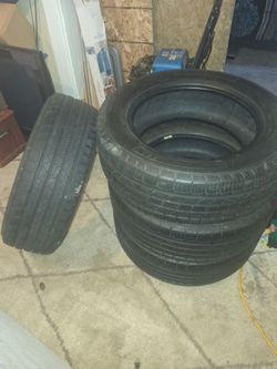 BRAND NEW Set of 4 Michelin Tires 245/60R18