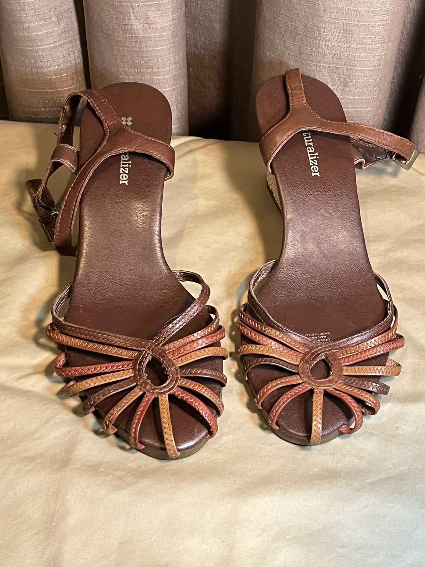 Sz 7.5 W Naturalizer Brown Leather Wedge Sandals