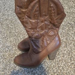 Great Condition Size 6.5