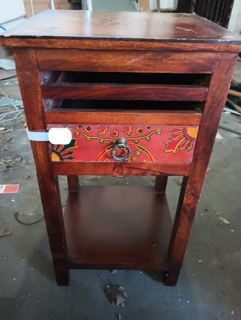 Corner Table for Sale in Brookhaven, PA OfferUp