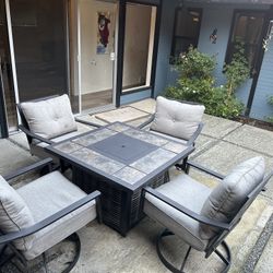 OUTDOOR PATIO FURNITURE WITH FIRE PIT 