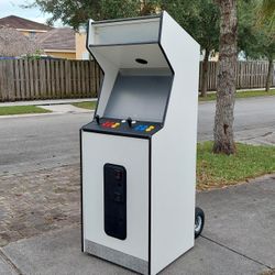 Classic arcade video game with 5000 Built In Games