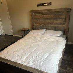 Queen Size Bed With Mattress, Dresser And Desk(2 Stools Included) 