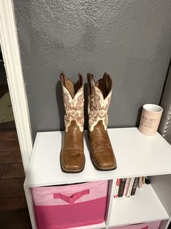 Ariat boots woman