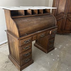 Broyhill Roll Up Desk. Good Condition, Original And Can Be Refinished