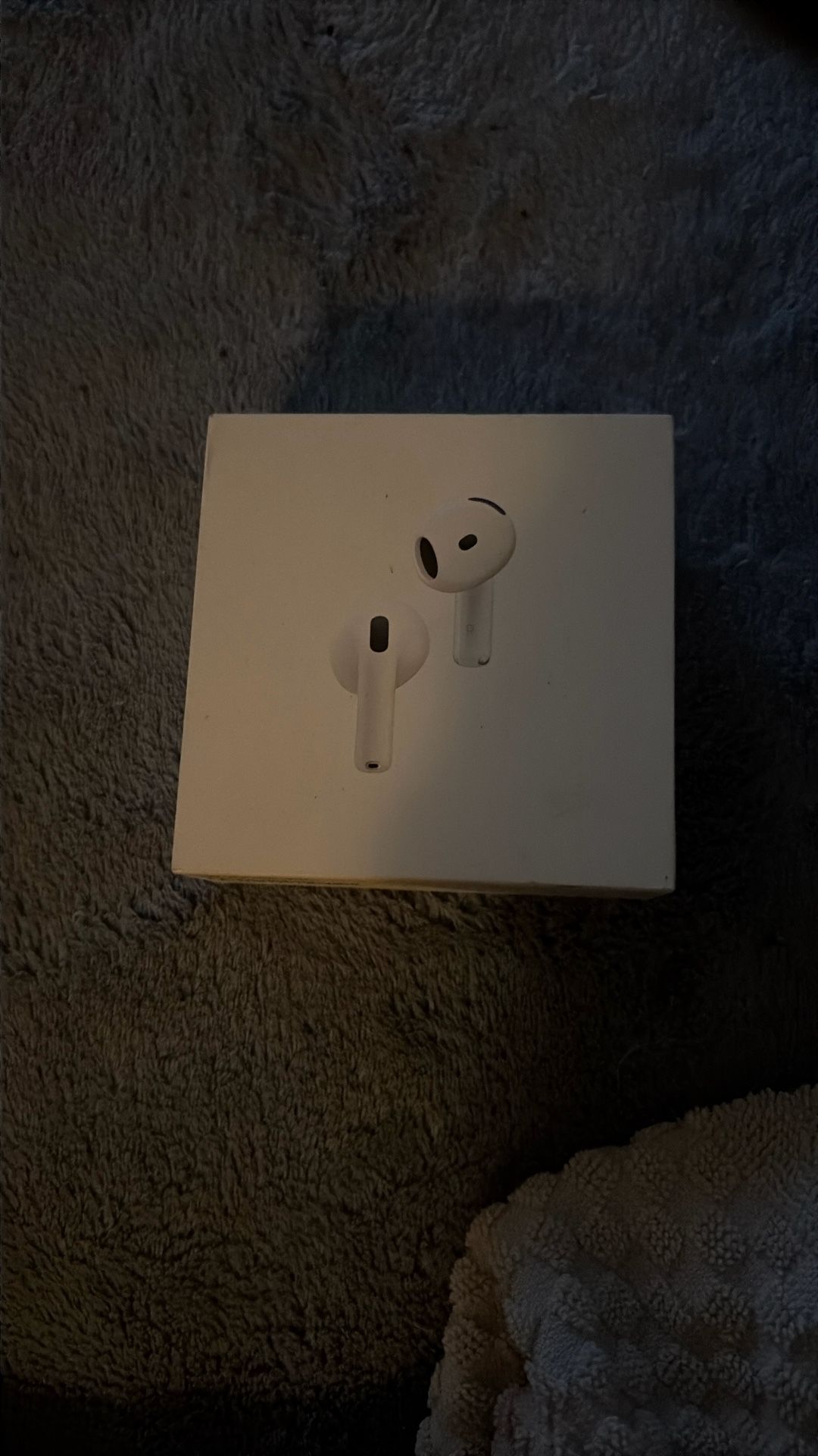 AirPods 4 Noise Canceling