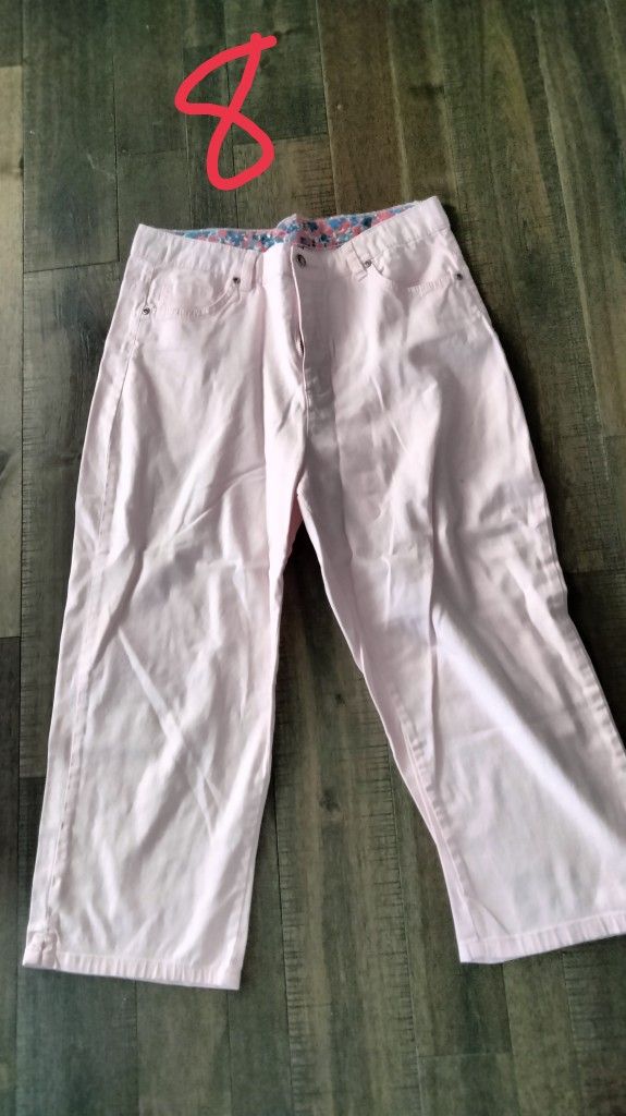 Ladies size 8 Basic Edition Capri's