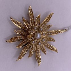 18kt Gold Brooch - 8.28g