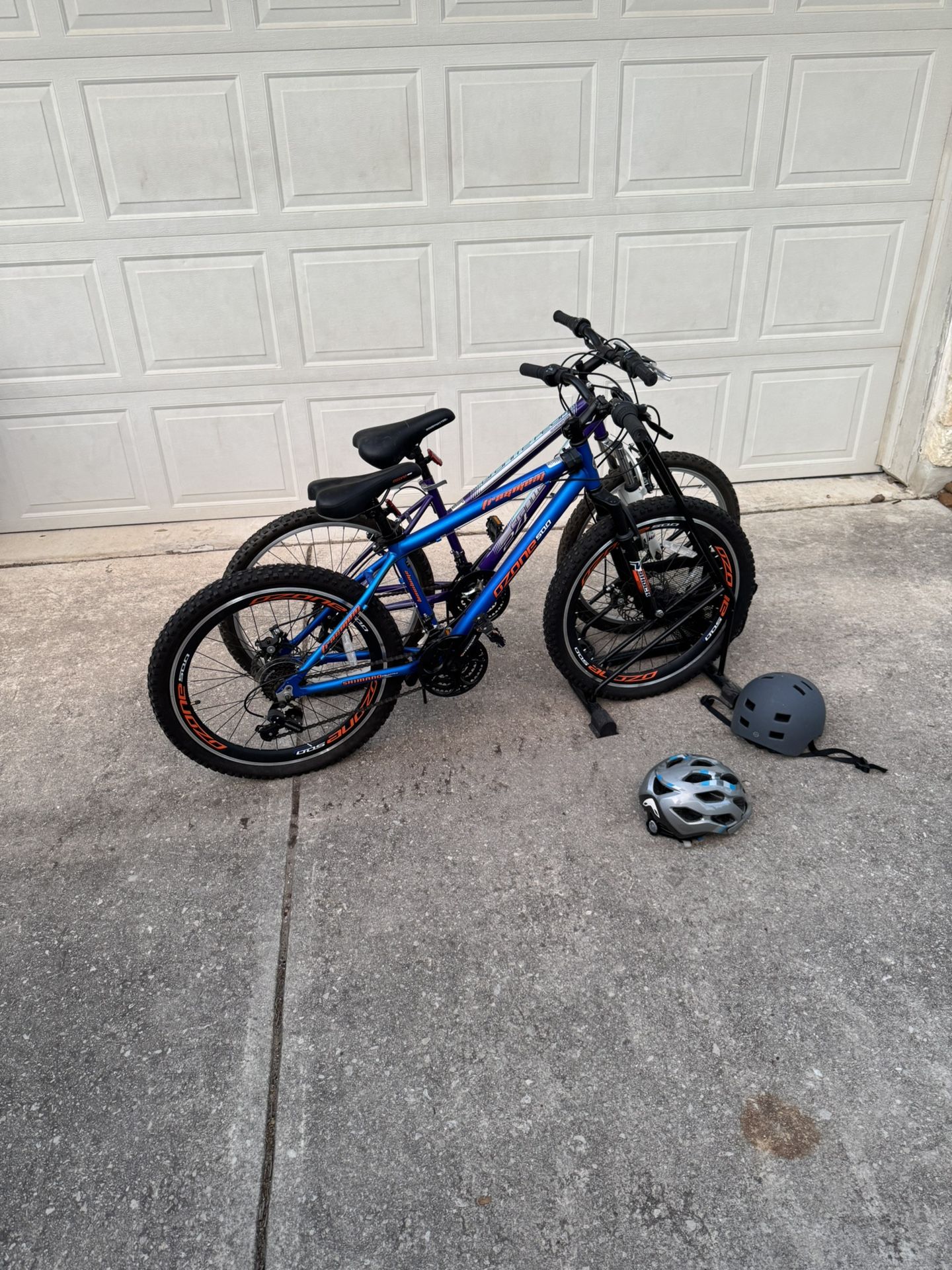Boy & Girls Bike W/Accessories