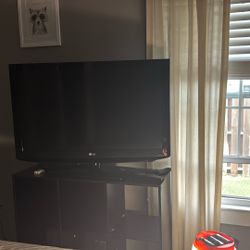37 Inch LG Tv With Roku Box And Remote