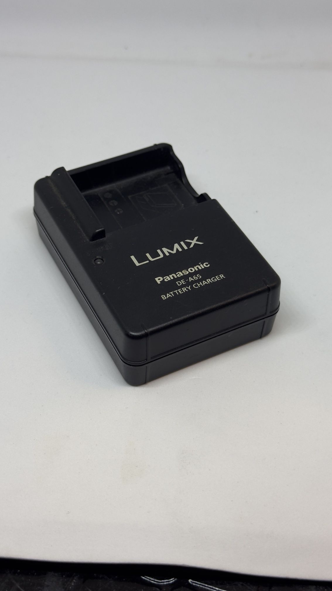 Genuine Panasonic Lumix DE-A65 Battery Charger DMW-BCG10 DMW-BCG10E DMW-BCG10PP