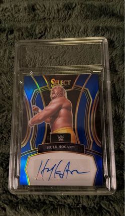 Hulk Hogan Panini Select WWE Autograph Card