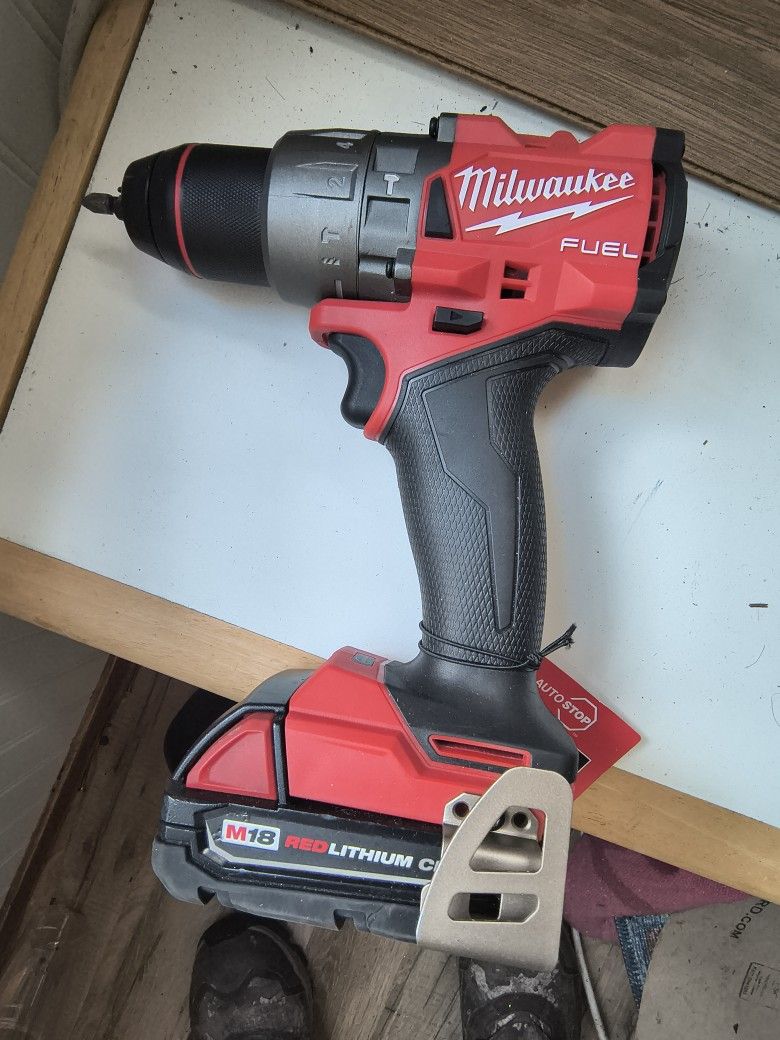 Milwaukee 2490-20 1/2" Hammer Drill With 2aH  Battery 