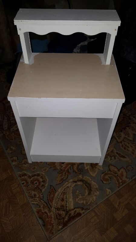 Small shelf/table