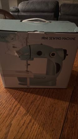 Mini sewing machine