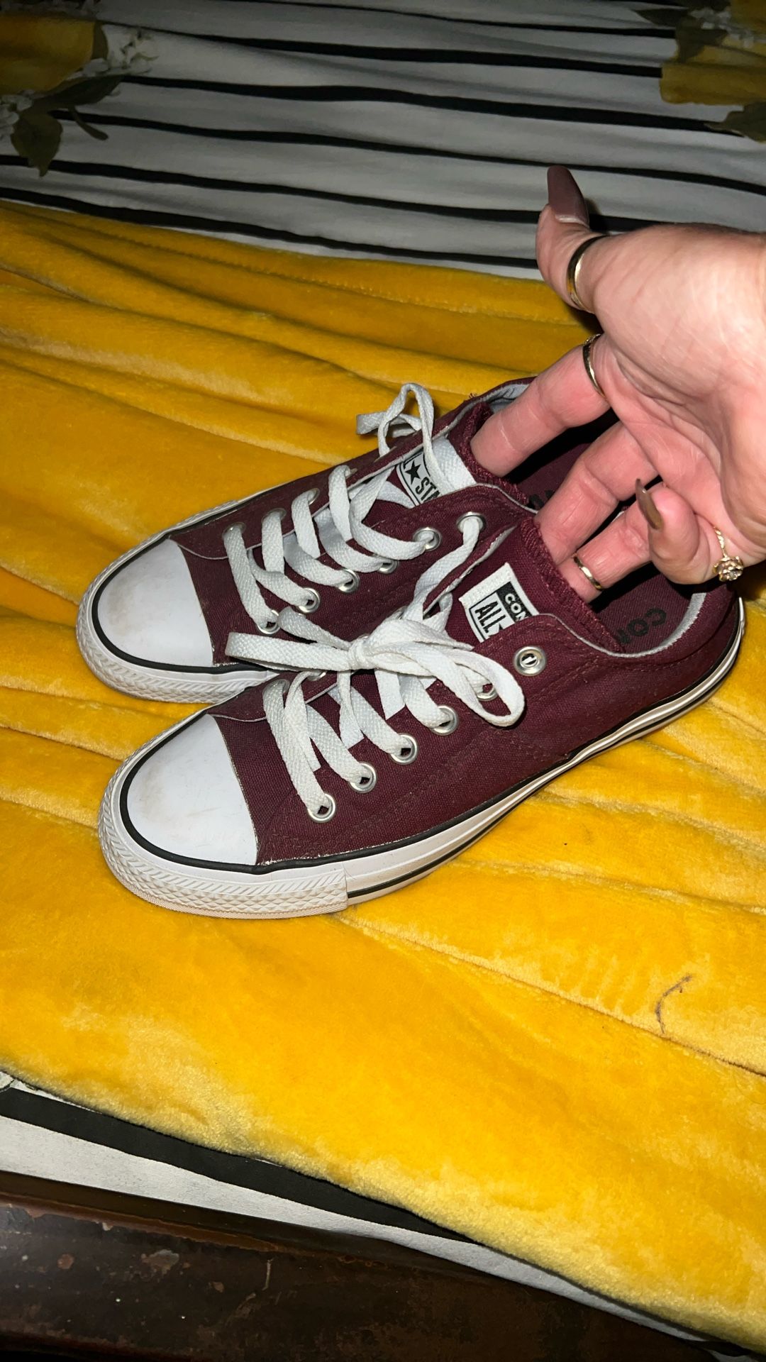 Converse Maroon Size 7