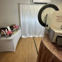 Photobooth With Props