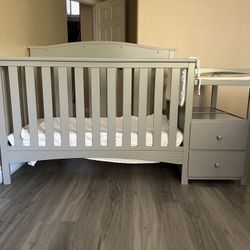 Crib with Changing Table