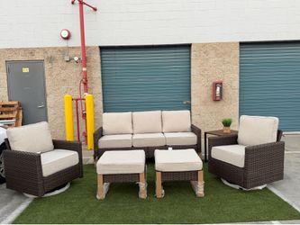 Patio furniture 7 pieces available delivery