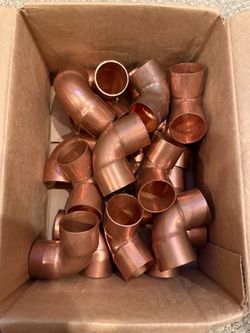 18 Copper 90° Plumbing Elbows – 1¼” – Bulk Lot