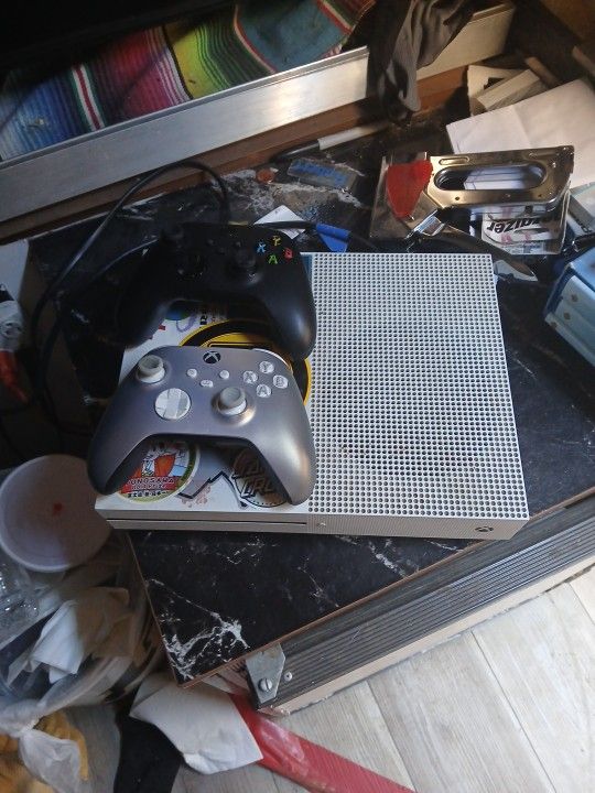 Xbox One S