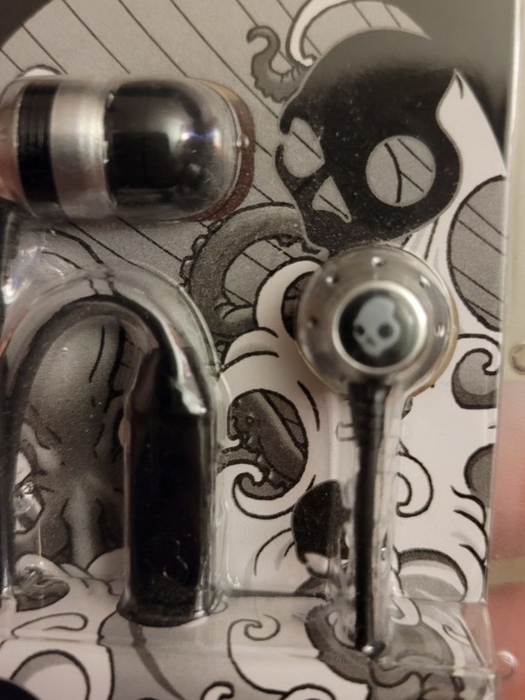 Skullcandy Inkd Earbuds. Sound Terrific.