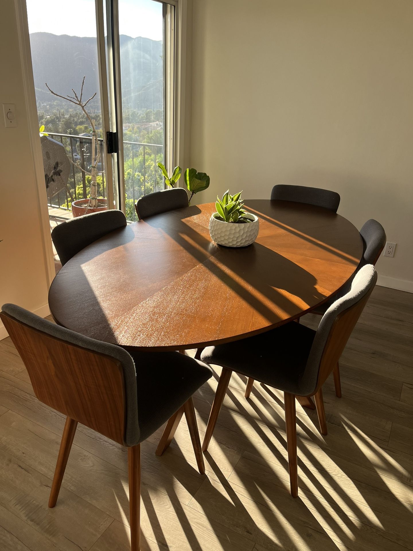 Selling Dining Table Set